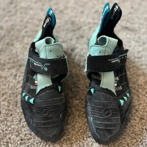 Scarpa Instinct VS Womens, Size 40, Like New | Retail $220 | Rock Climbing Shoes